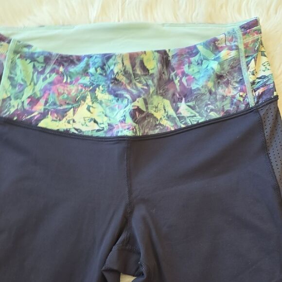 Lululemon Navy Leggings with Multicolor Floral Waistband LIKE NEW - Picture 5 of 12